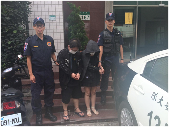 毒鴛鴦男友辟腿欲逃逸，女方即時制止勸說，遭新北保大查獲槍枝及毒品