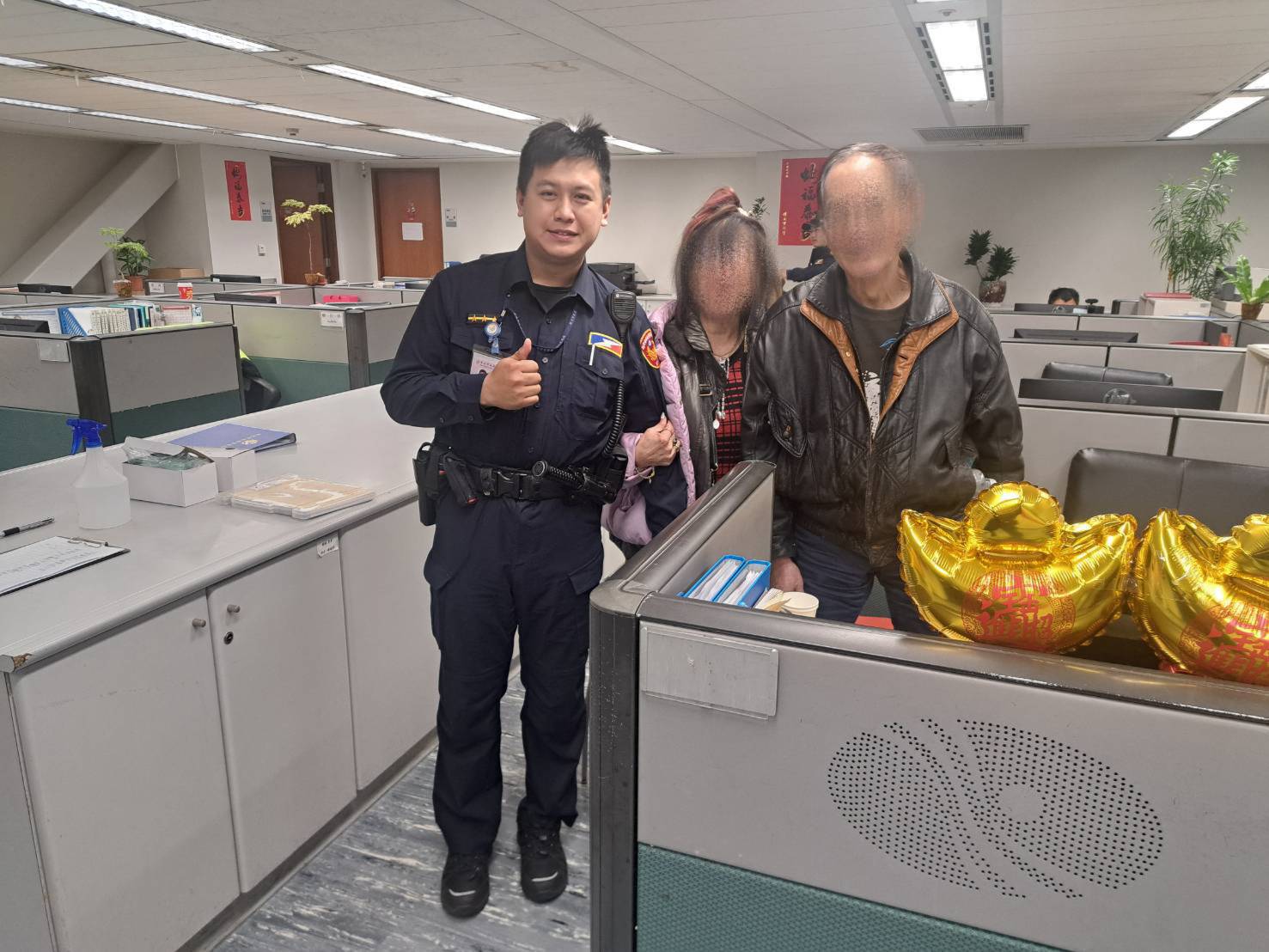 失智老翁迷航 警民攜手送暖