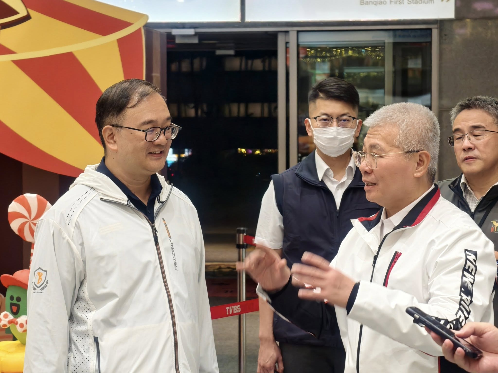 新北歡樂耶誕城登場 保大警全力守護